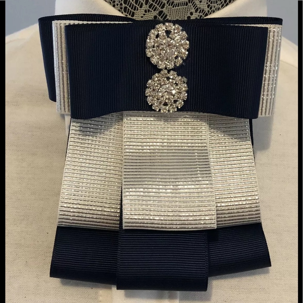 Women’s Ribbon Tie with Flower Brooch